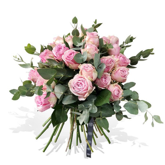 Pink rose bouquet with foliages